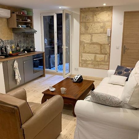 Chambre Avec Salle De Bain Et Cuisine Privee Centre Ville Historique Avec Climatisation Et Patio Μπορντό Εξωτερικό φωτογραφία