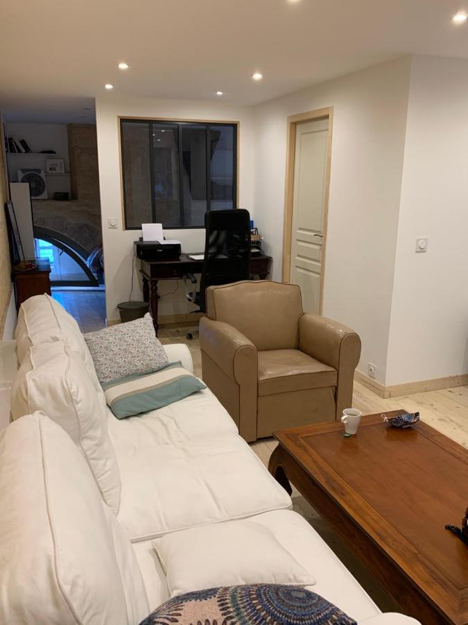 Chambre Avec Salle De Bain Et Cuisine Privee Centre Ville Historique Avec Climatisation Et Patio Μπορντό Εξωτερικό φωτογραφία