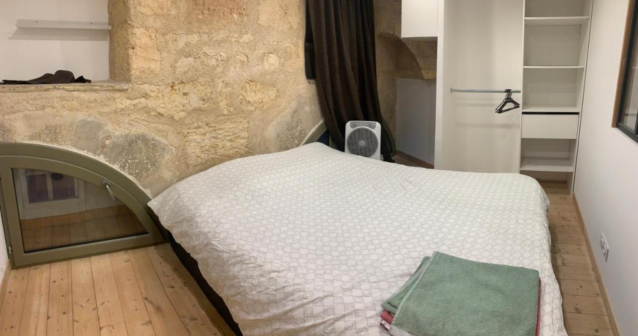 Chambre Avec Salle De Bain Et Cuisine Privee Centre Ville Historique Avec Climatisation Et Patio Μπορντό Εξωτερικό φωτογραφία