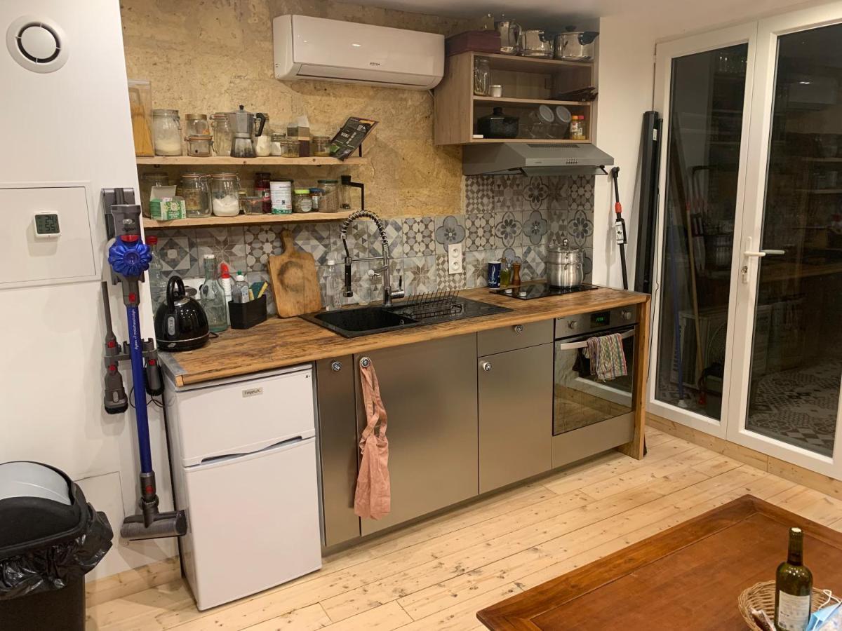 Chambre Avec Salle De Bain Et Cuisine Privee Centre Ville Historique Avec Climatisation Et Patio Μπορντό Εξωτερικό φωτογραφία